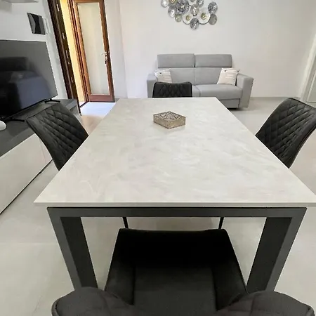 Picasso Apartament *